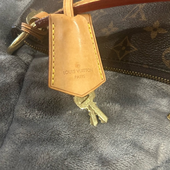 Louis Vuitton Berri PM bag Authentic - Picture 15 of 16